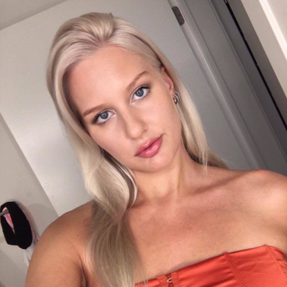 Meet your Posher, Anna